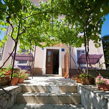 Apartmani Loreta Mali Lošinj Exteriör bild