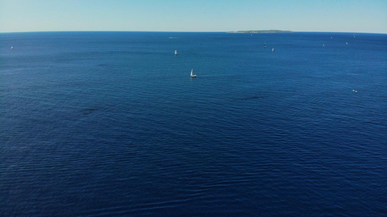 Apartmani Loreta Mali Lošinj Exteriör bild