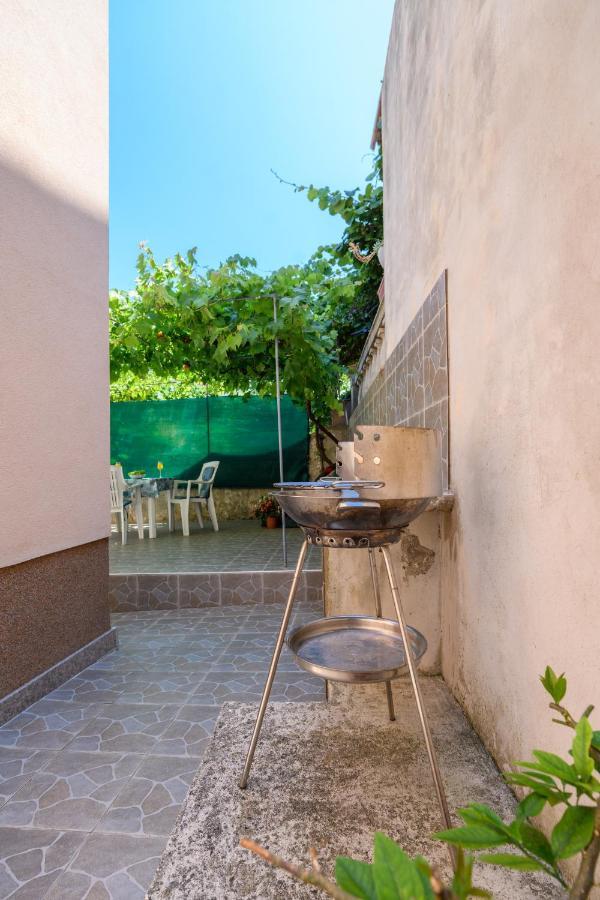 Apartmani Loreta Mali Lošinj Exteriör bild