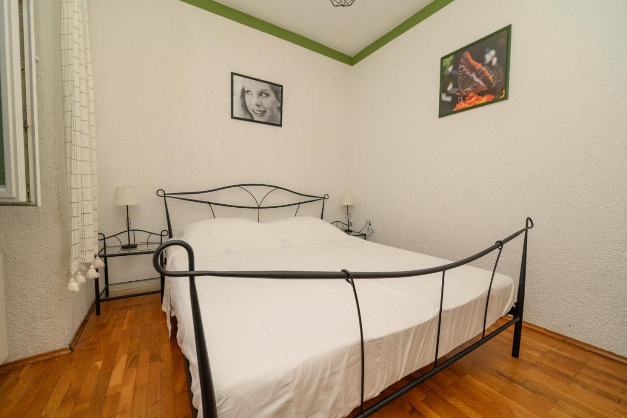 Apartmani Loreta Mali Lošinj Exteriör bild