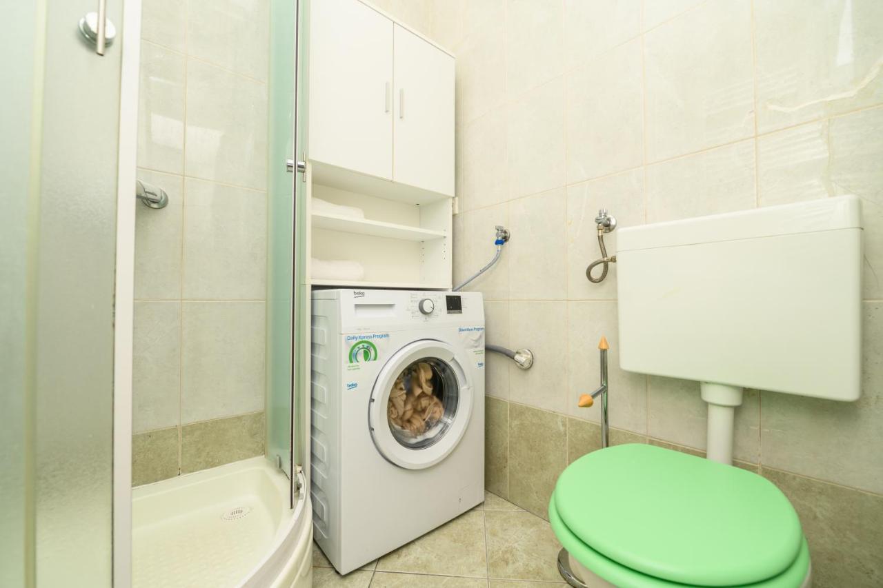 Apartmani Loreta Mali Lošinj Exteriör bild