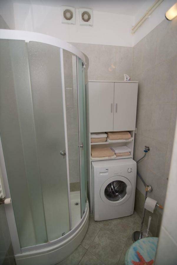 Apartmani Loreta Mali Lošinj Exteriör bild