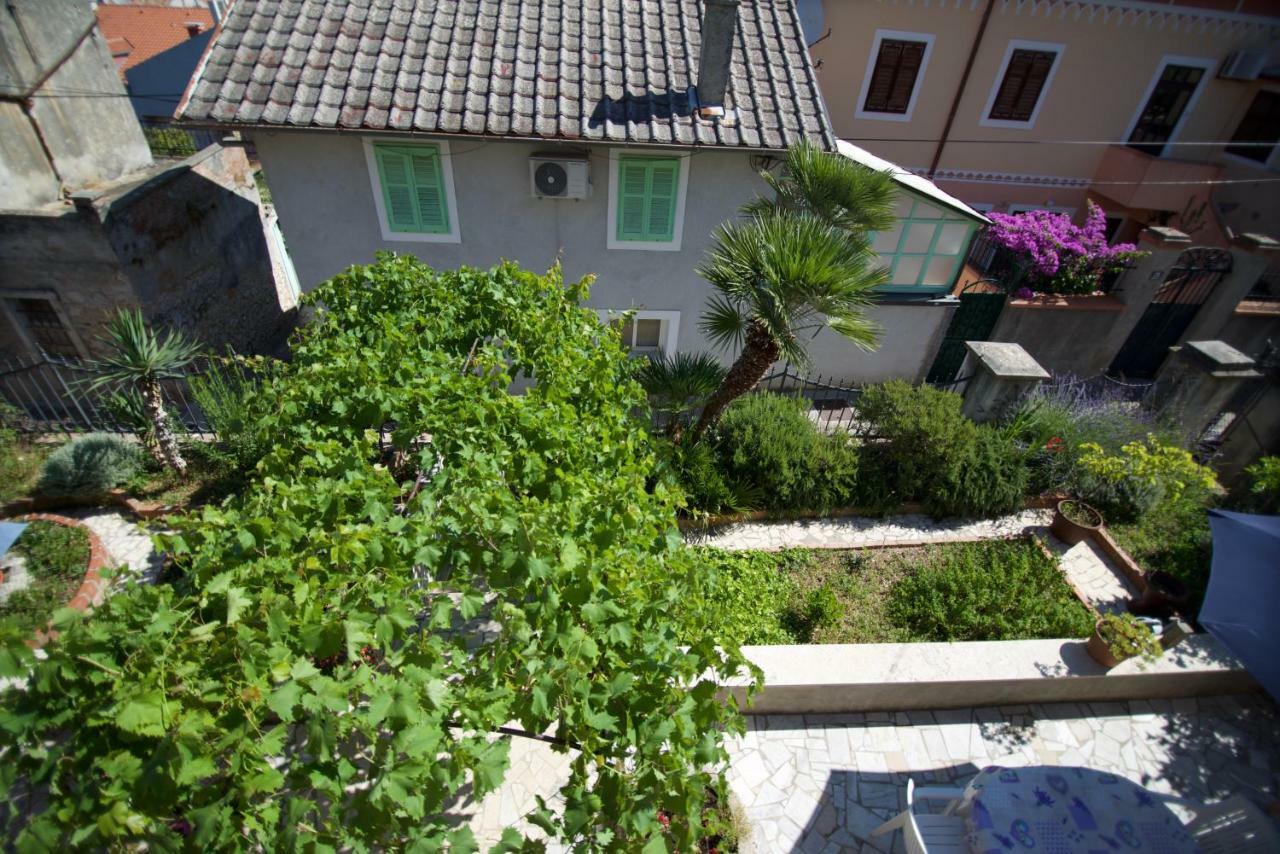 Apartmani Loreta Mali Lošinj Exteriör bild