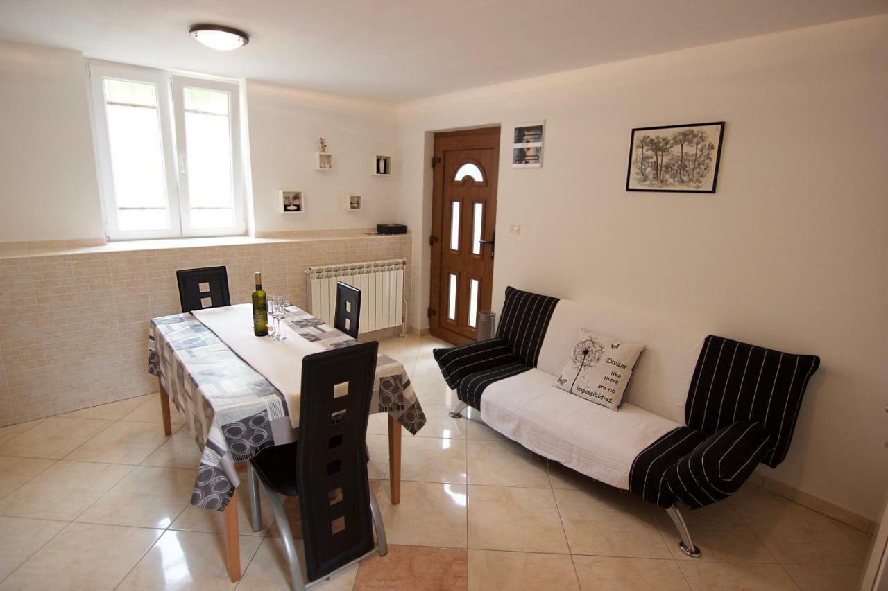 Apartmani Loreta Mali Lošinj Exteriör bild