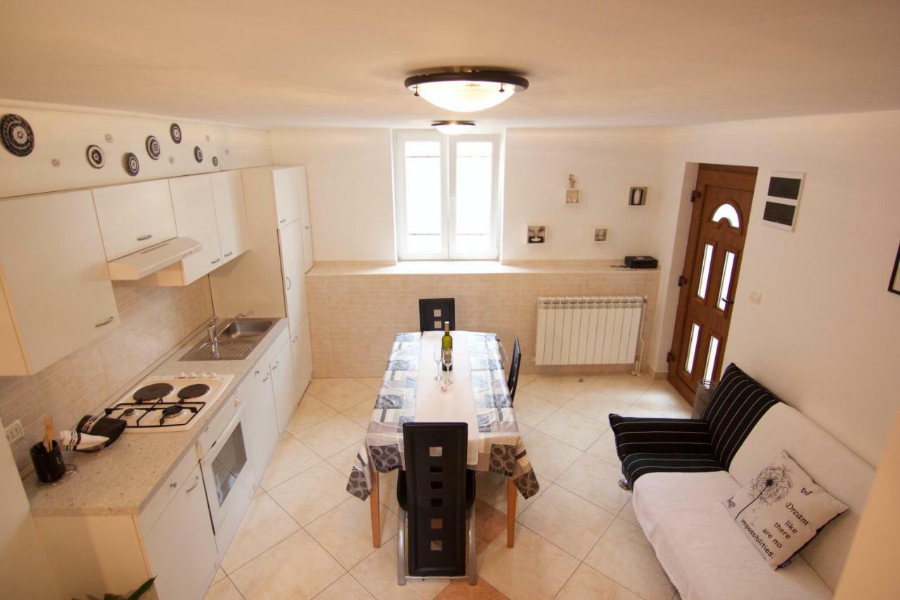 Apartmani Loreta Mali Lošinj Exteriör bild