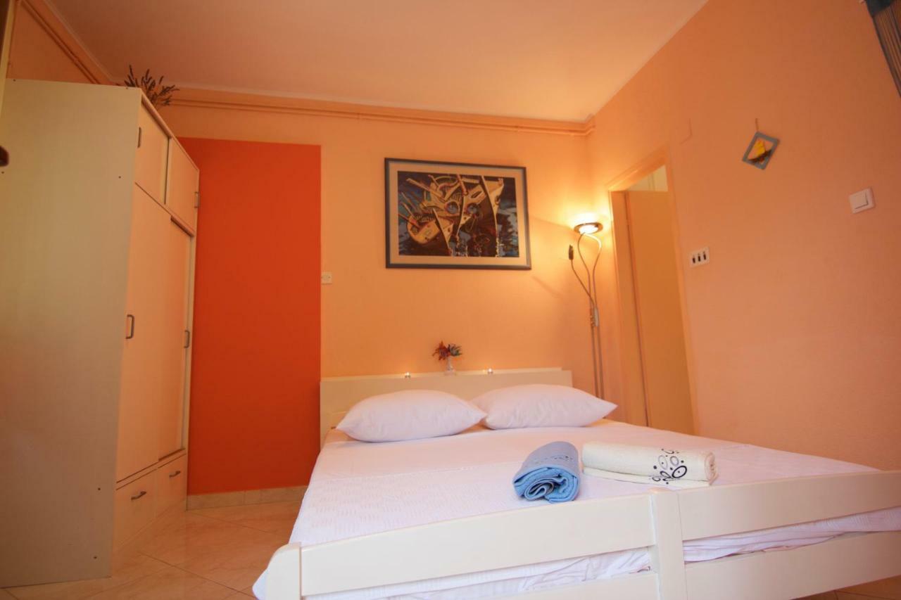 Apartmani Loreta Mali Lošinj Exteriör bild